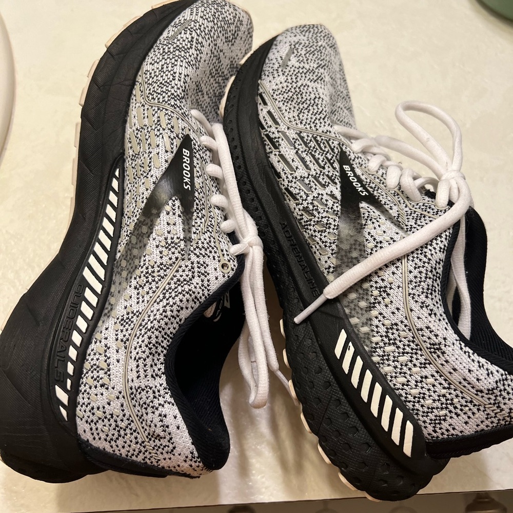 Brooks Adrenaline GTS 21